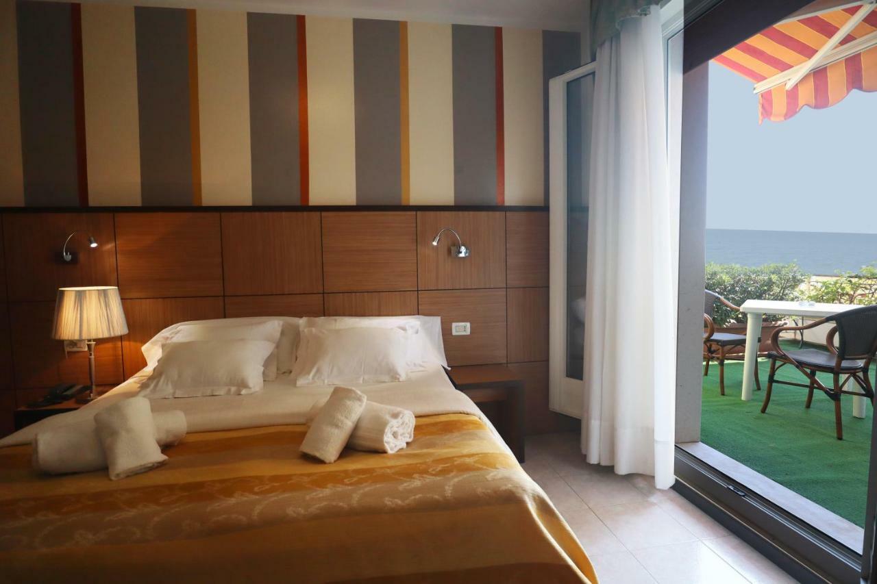 Hotel Righetto Fronte Mare Cavallino-Treporti Εξωτερικό φωτογραφία